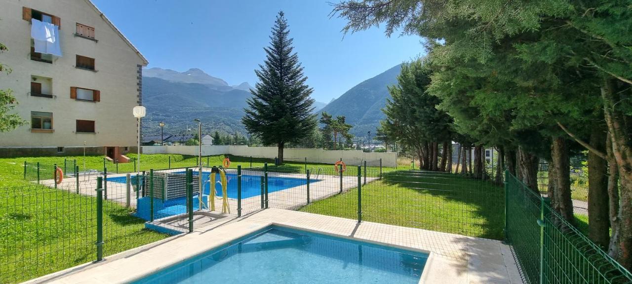 Rincon De Lierde Appartement Villanúa Buitenkant foto